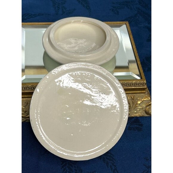 Reward Hand-Painted Ceramic Farmhouse Scene Round Lidded Trinket Box - Picture 8 of 13